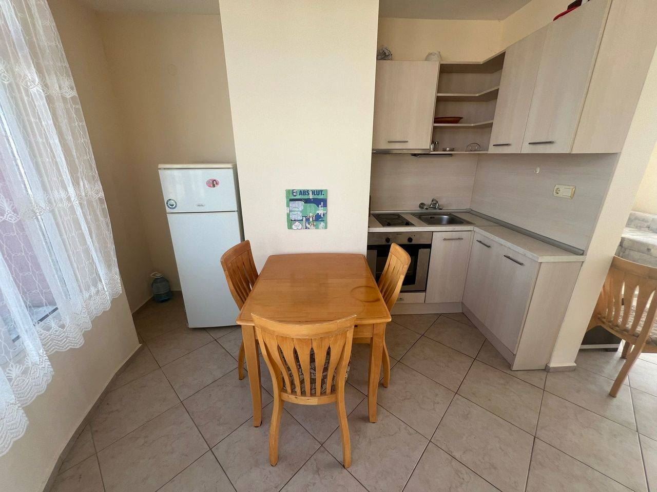 Geräumige Ein-Zimmer-Wohnung in Sonnenstrand – Komfort und Platz in einer gepflegten Anlage