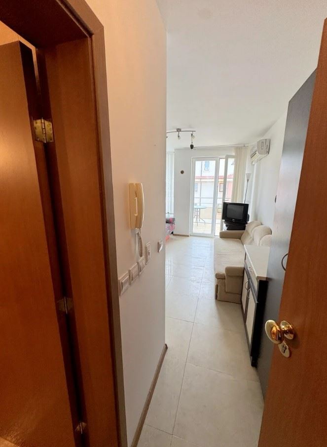 Studio 50 Meter vom Meer entfernt in Ravda – eine ausgezeichnete Gelegenheit für Ihr eigenes Zuhause am Meer und als Investition