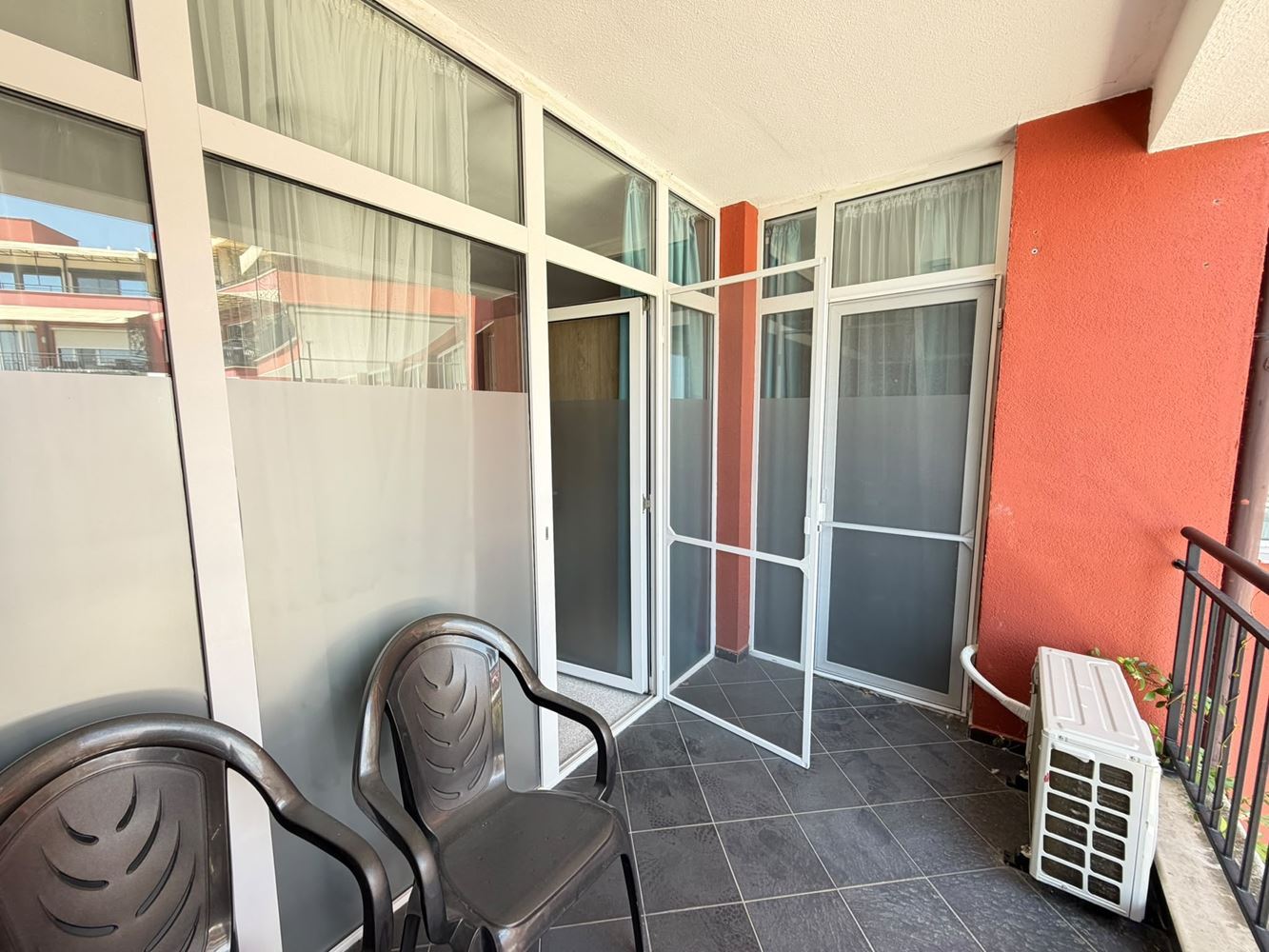 Luxuriöse Wohnung in erster Meereslinie in Sonnenstrand mit frontalem Meerblick
