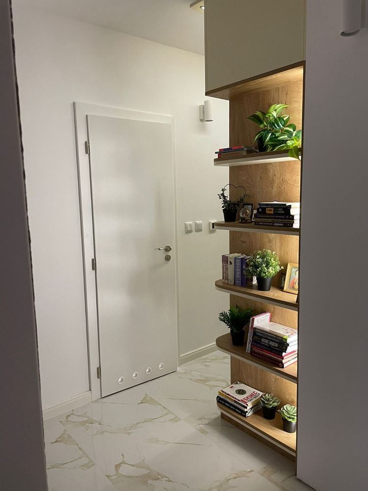 Geräumige Fünfzimmerwohnung mit Meerpanorama in Pomorie – Komfort, Stil und Funktionalität für eine große Familie