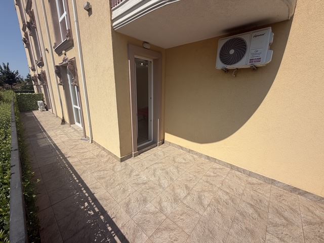 Gemütliche Zweizimmerwohnung mit riesiger Terrasse in Ravda – Ihr persönlicher Freiraum am Meer