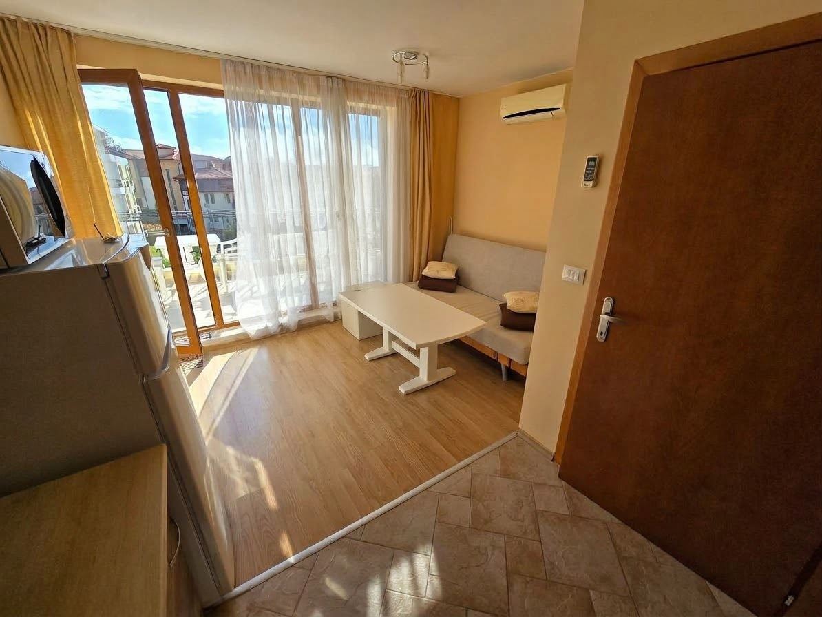 Panoramablick auf das Meer in erster Meereslinie – möblierte Zweizimmerwohnung mit einem Schlafzimmer in Sveti Vlas