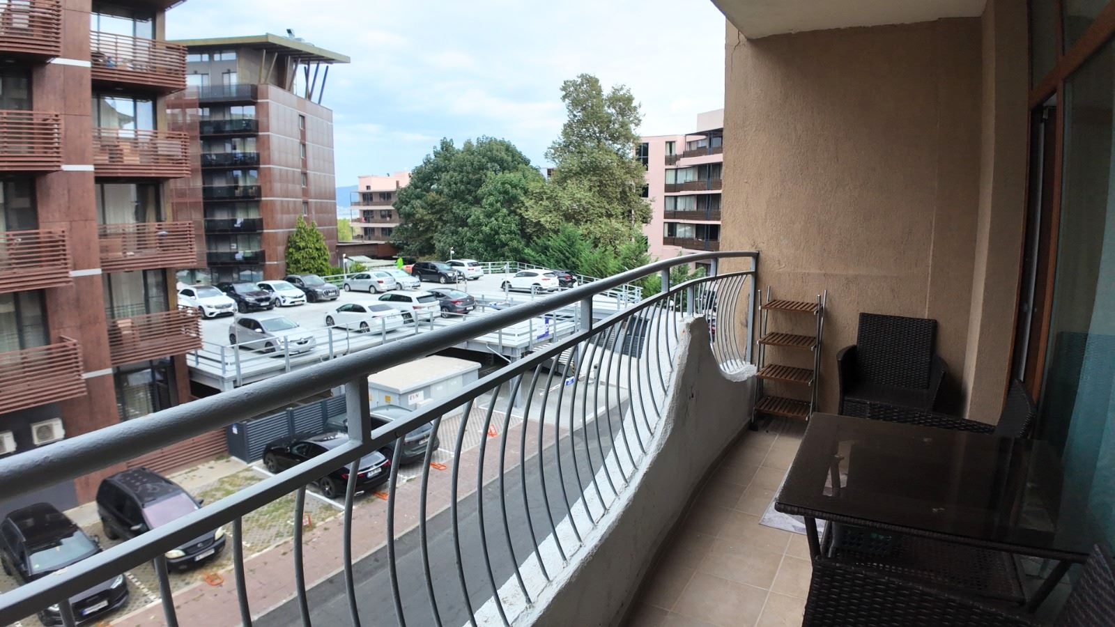 Stilvolle Wohnung mit einem Schlafzimmer in einer Anlage mit Swimmingpools und hervorragenden Annehmlichkeiten