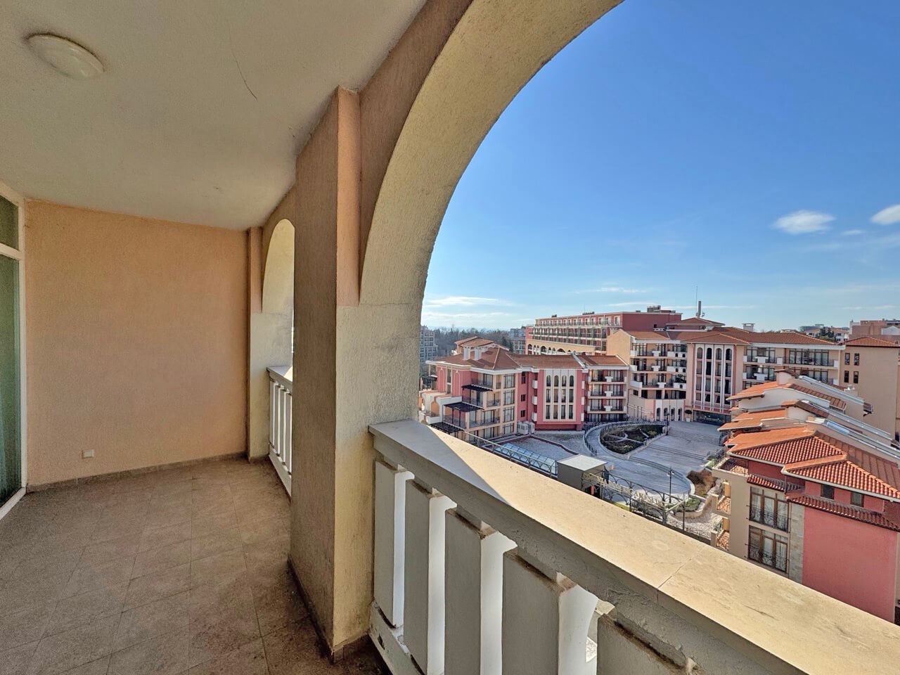 Exklusive Ein-Schlafzimmer-Wohnung in erster Meereslinie in Pomorie – Luxus, Prestige und eine Investition mit sofortiger Rendite