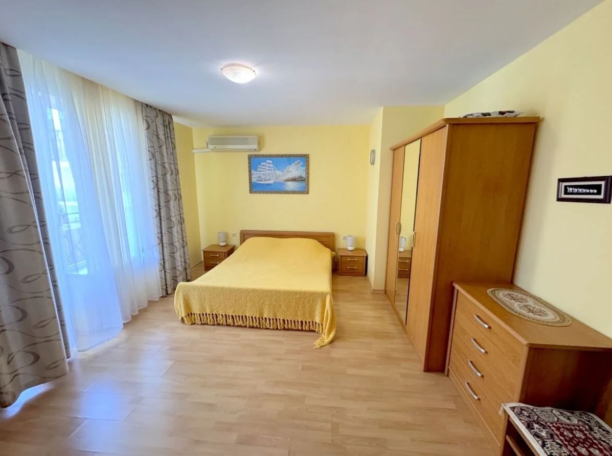 Wunderschönes Apartment in erster Meereslinie in einer prestigeträchtigen Wohnanlage nahe Elenite und Sveti Vlas