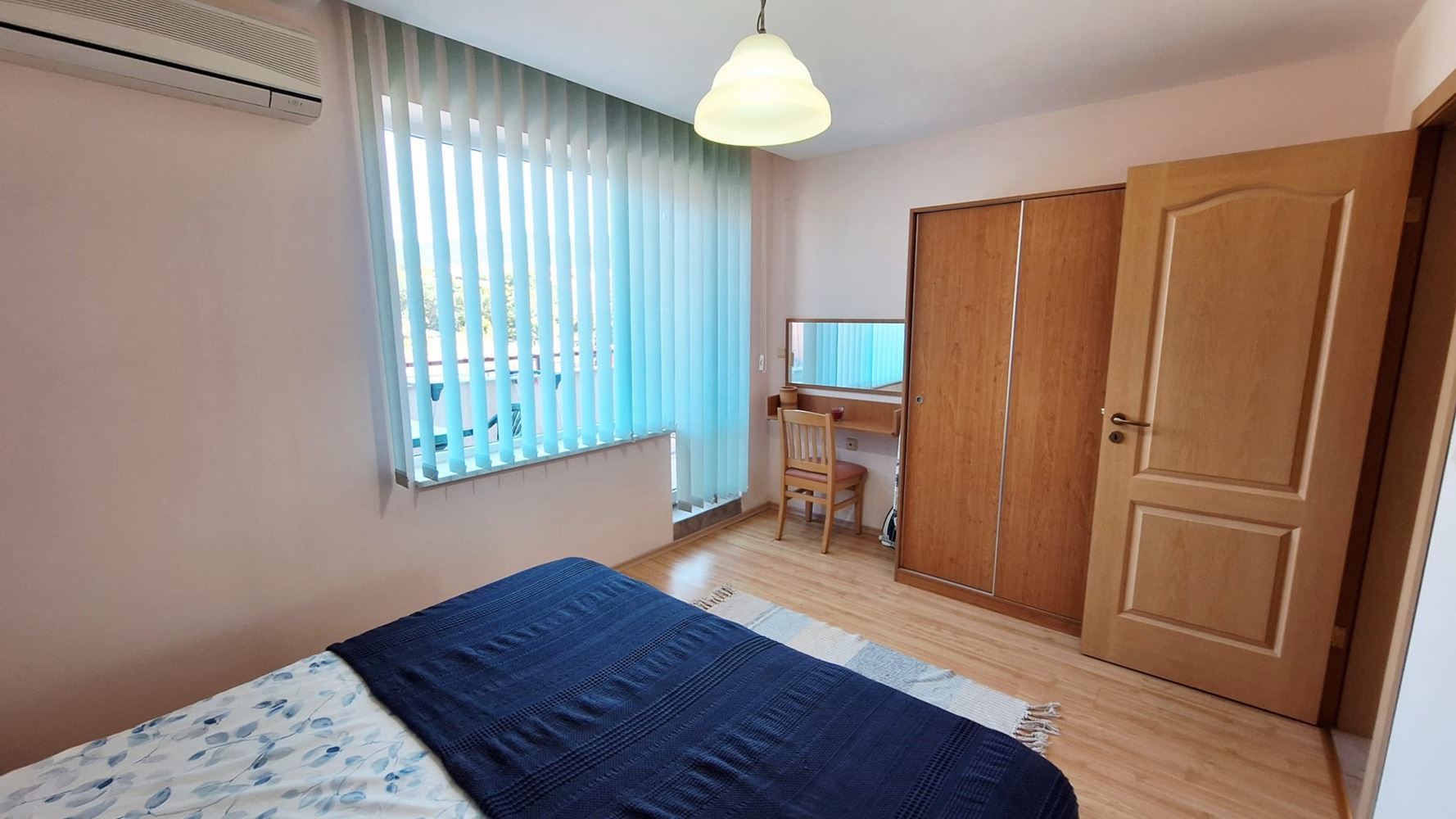 Nur wenige Schritte vom Meer entfernt – gemütliche 3-Zimmer-Wohnung mit zwei Schlafzimmern am Ortseingang von Sveti Vlas