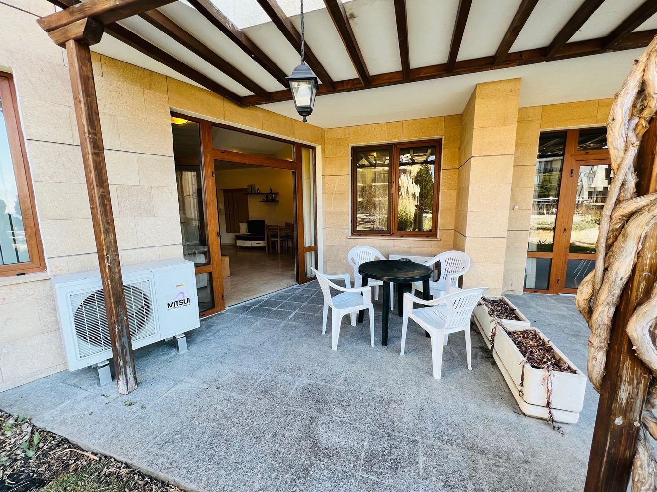 Geräumige Wohnung mit zwei Schlafzimmern und Meerblick in einem luxuriösen Komplex in erster Meereslinie in Sveti Vlas