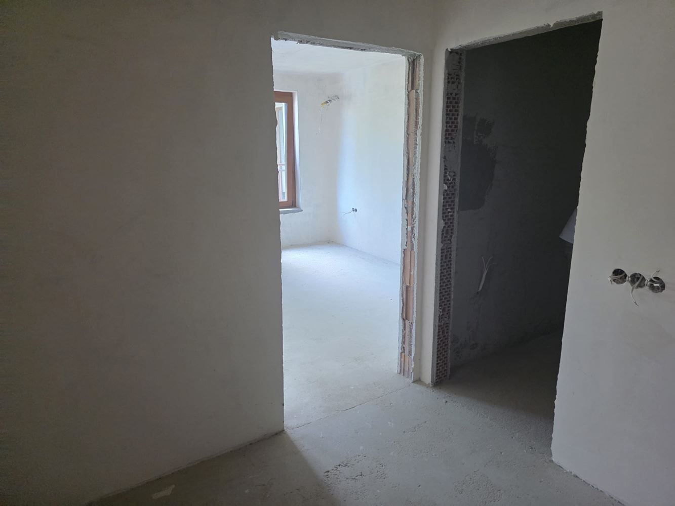 Geräumiges Apartment mit zwei Schlafzimmern und Meerblick in einer Anlage bei Sozopol – Komfort, Natur und Ruhe vereint