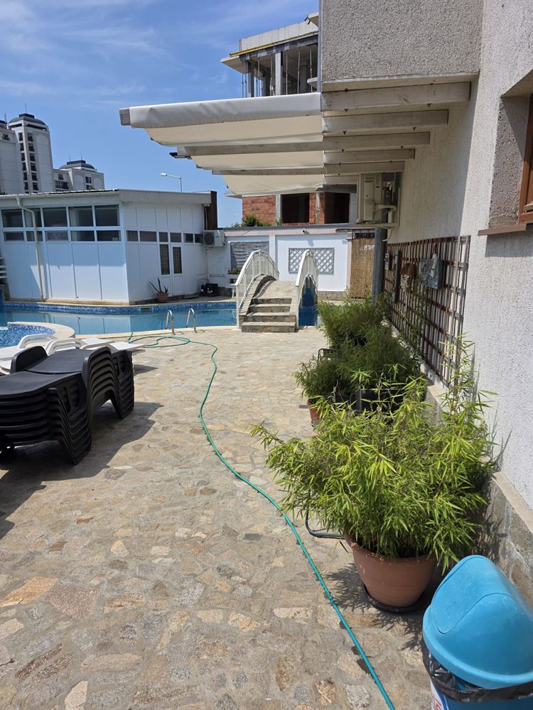 Apartment mit zwei Schlafzimmern im Erdgeschoss in Sveti Vlas – Komfort, Licht und Meeresnähe