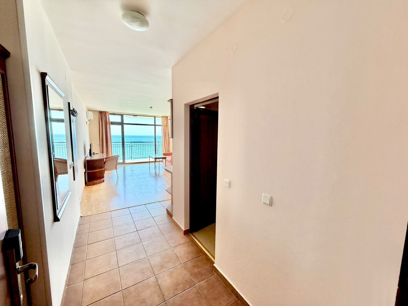 2-Zimmer-Wohnung mit Panoramablick auf das Meer in erster Meereslinie in Sveti Vlas