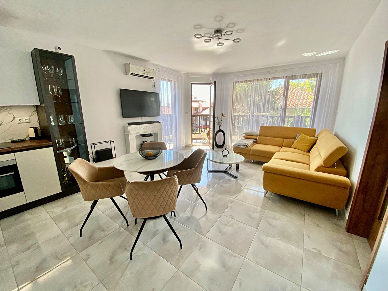 Luxuriöse 3-Zimmer-Wohnung in erster Meereslinie in der VIP-Zone von Sveti Vlas
