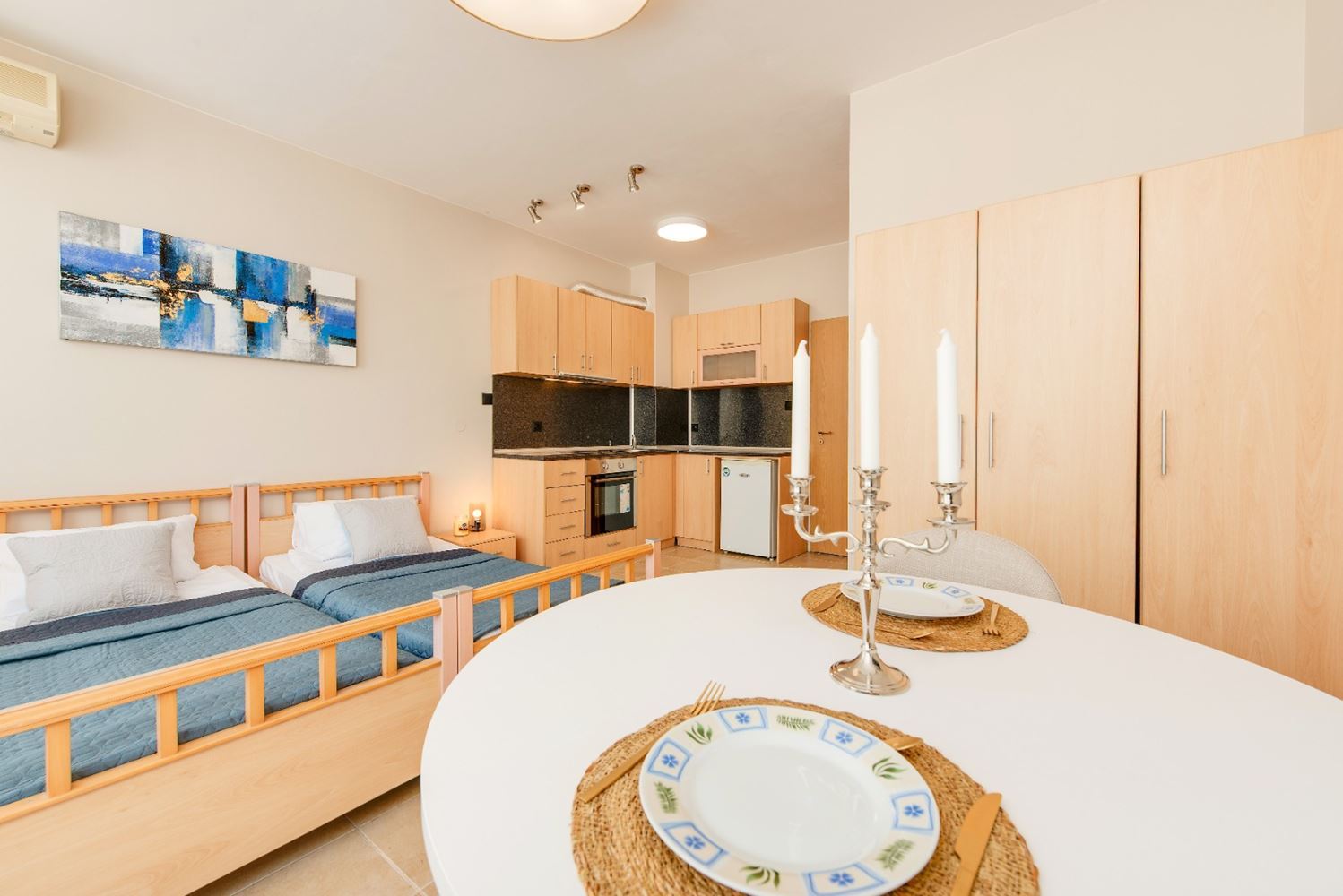 Sonniges und großzügiges Studio mit Meerblick in Ravda – 100 m vom Strand entfernt, in einer gepflegten Anlage mit Pool und Grünflächen