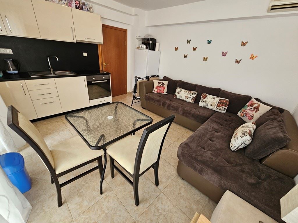 Zweizimmerwohnung mit Meeresatmosphäre im Herzen von Sveti Vlas