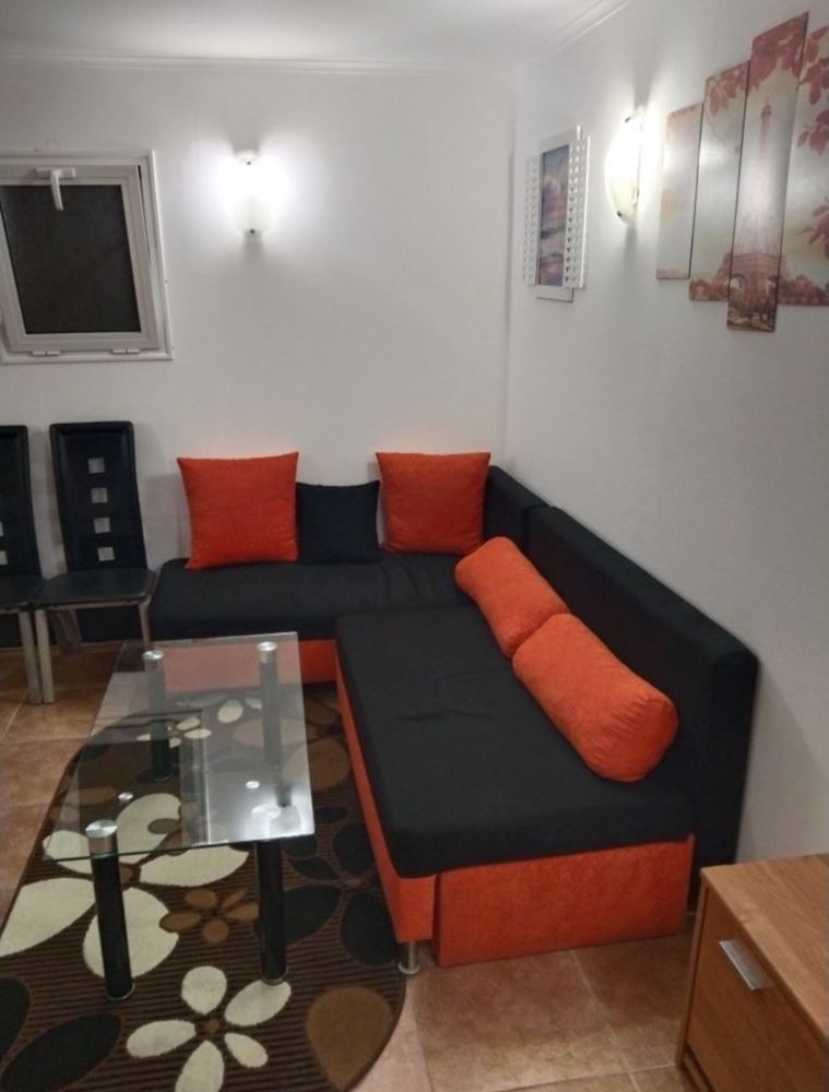 Geräumige Drei-Zimmer-Wohnung in Nessebar mit niedriger Jahresgebühr und kostenlosem Parkplatz