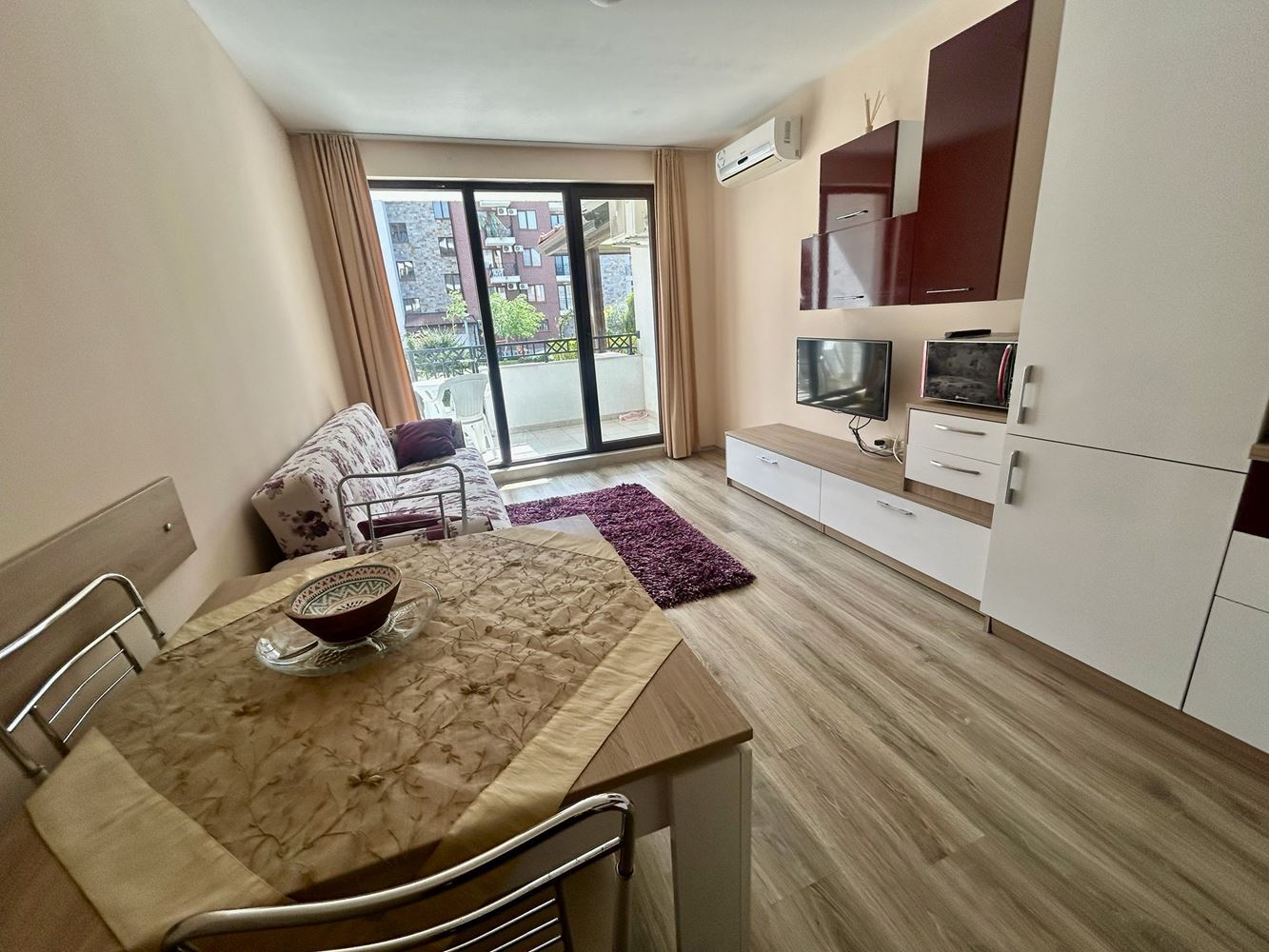 Komfortable 2-Zimmer-Wohnung mit direktem Zugang zum Pool in Nessebar – ein außergewöhnlich praktisches Angebot