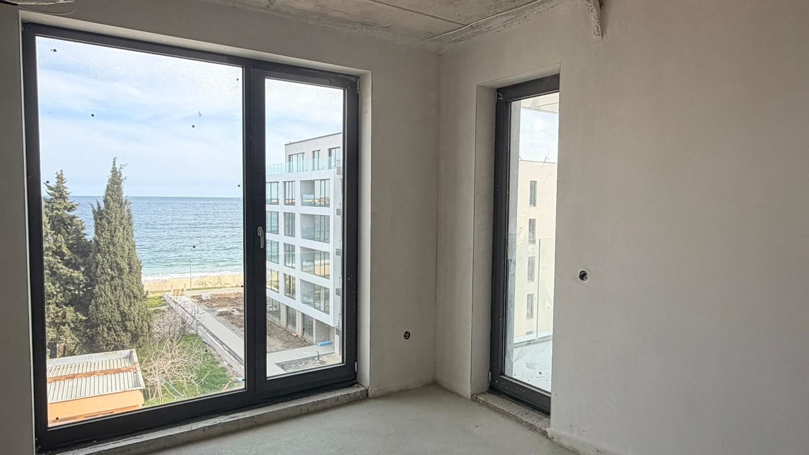 Nagelneue 2-Zimmer-Wohnung mit direktem Panoramameerblick in Ravda – Erstklassiger Komfort und traumhafte Aussicht aus jedem Wohnraum