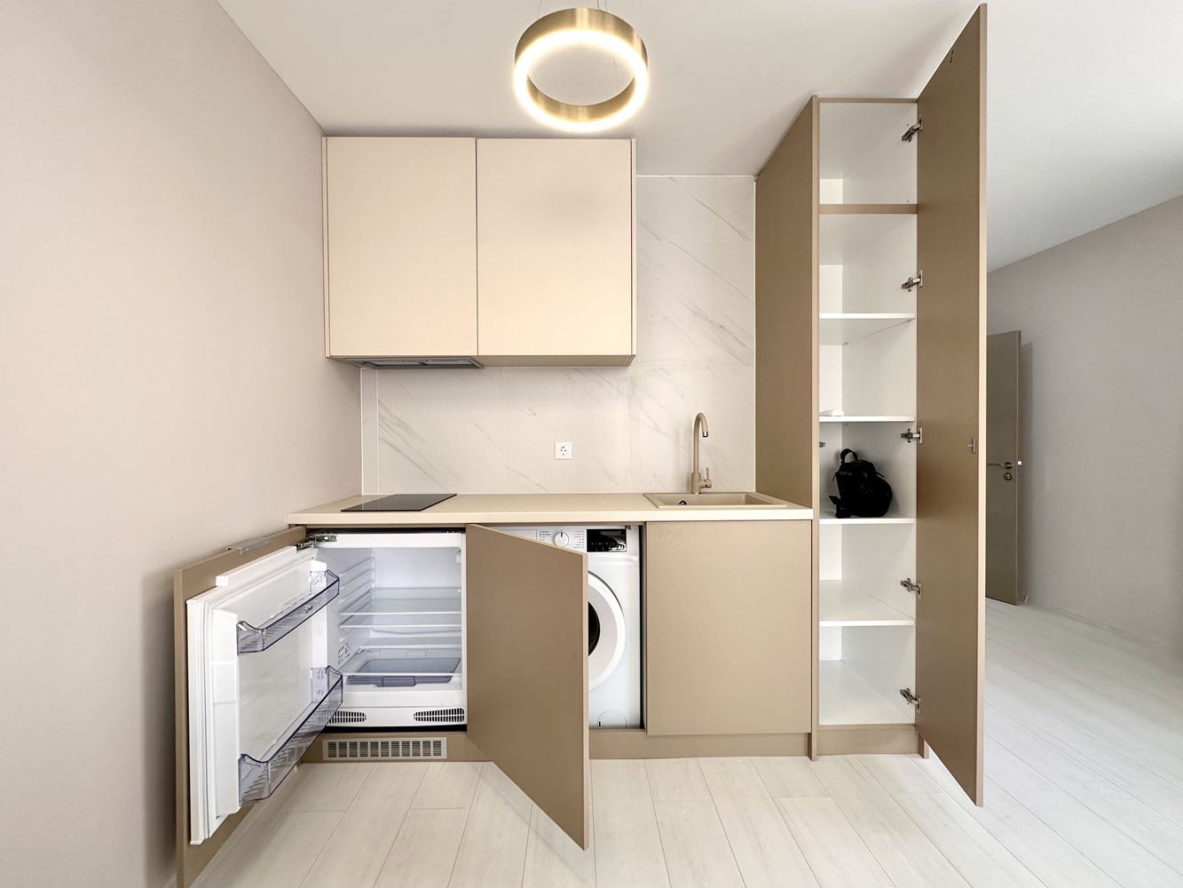 Gemütliche Ein-Zimmer-Wohnung mit Pool- und Grünblick in Sonnenstrand – bezugsfertig