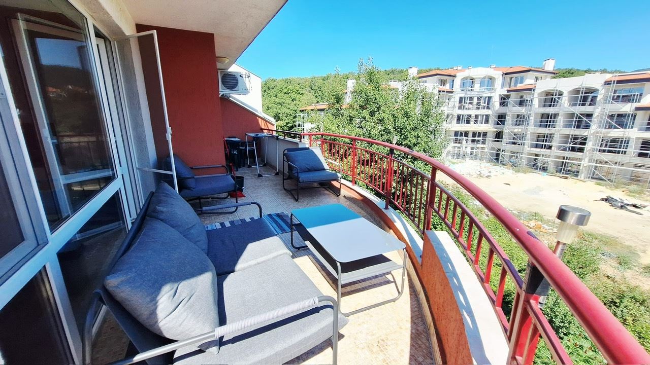Nur wenige Schritte vom Meer entfernt – gemütliche 3-Zimmer-Wohnung mit zwei Schlafzimmern am Ortseingang von Sveti Vlas