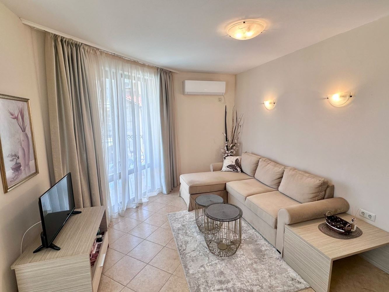 Einzigartige 2-Zimmer-Wohnung mit Balkon und Poolblick in einer prestigeträchtigen Anlage in Sonnenstrand