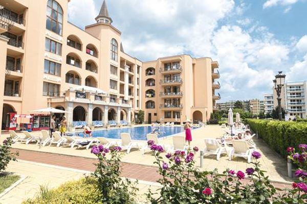 2-Zimmer-Wohnung mit einem Schlafzimmer in der Nähe des Cacao Beach mit Poolblick – fertige Unterlagen und ausgezeichnetes Investitionspotenzial