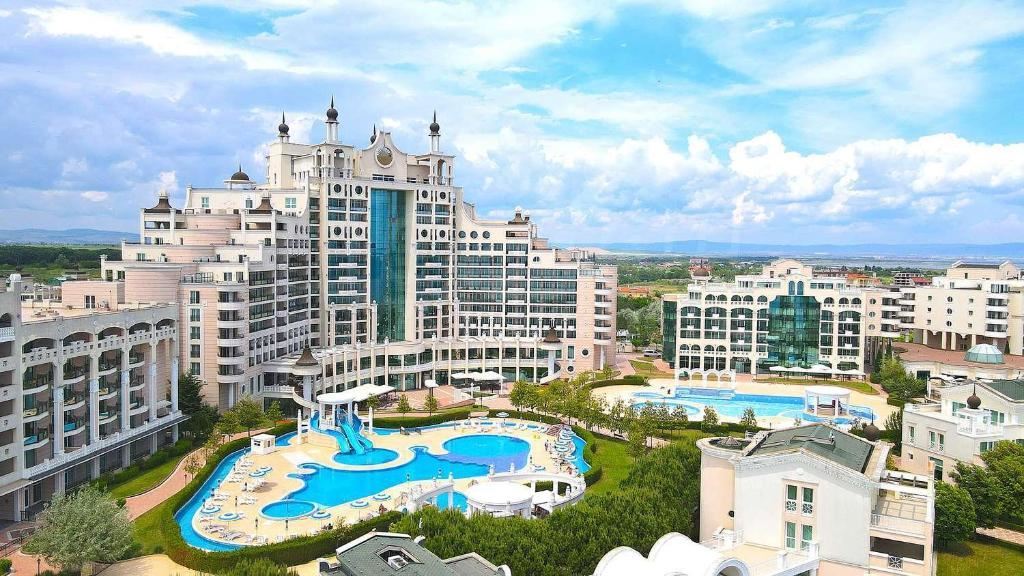 Geräumige Zweizimmerwohnung in erster Meereslinie in Pomorie