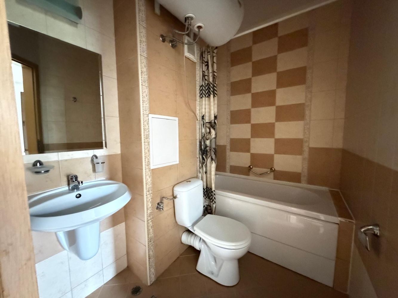 Geräumige Zwei-Zimmer-Wohnung mit direktem Zugang zum eigenen Garten in Sunny Beach – Komfort, Luxus und Gemütlichkeit