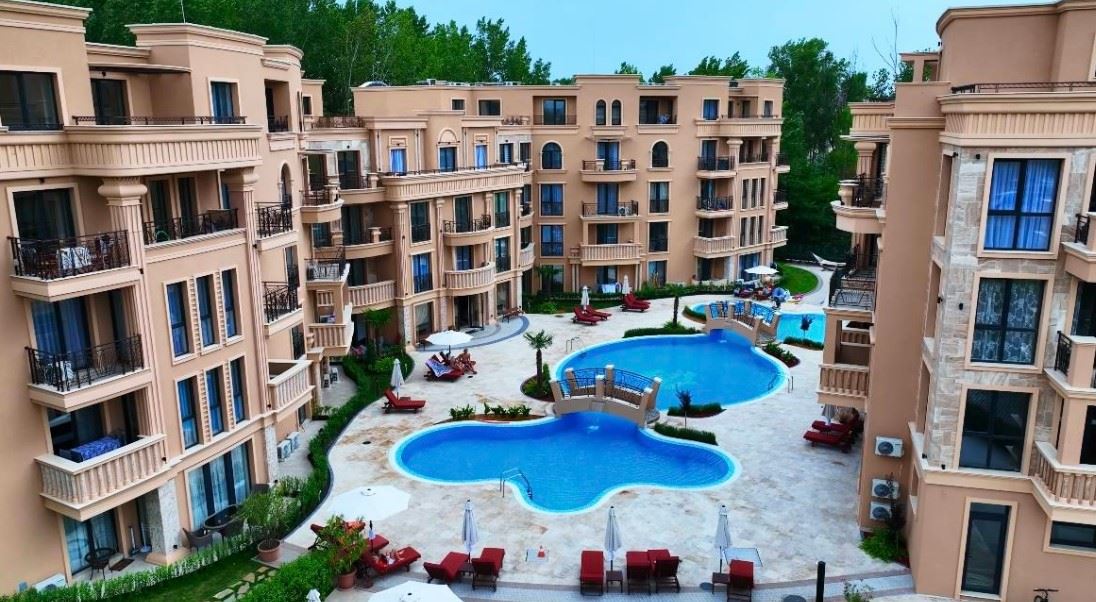 Helles Studio in Luxuskomplex – perfekter Komfort am Pool