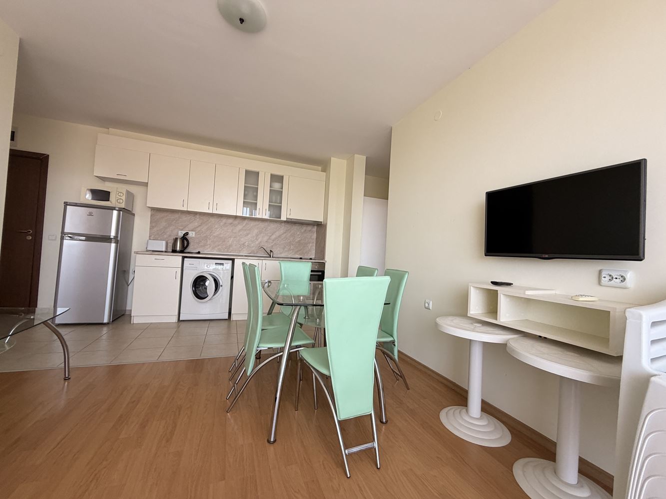 Geräumige Wohnung mit zwei Schlafzimmern in Sonnenstrand – Panoramablick und ruhige Lage