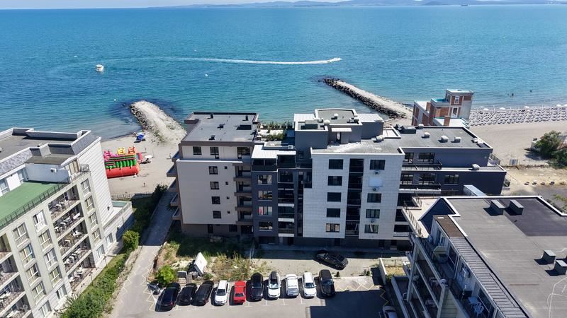 Drei-Zimmer-Wohnung mit frontalem Meerblick in Pomorie – erste Meereslinie, Südstrand und keine Wartungsgebühr!