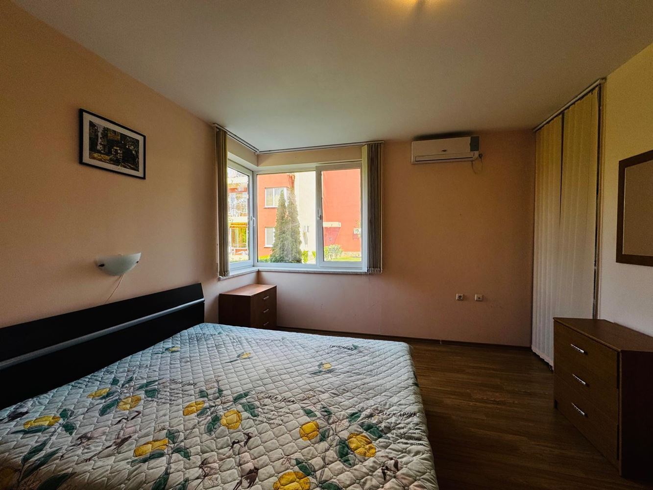 Gemütliche Drei-Zimmer-Wohnung im Erdgeschoss in Sonnenstrand – hervorragende Investition nahe Aquapark und Meer