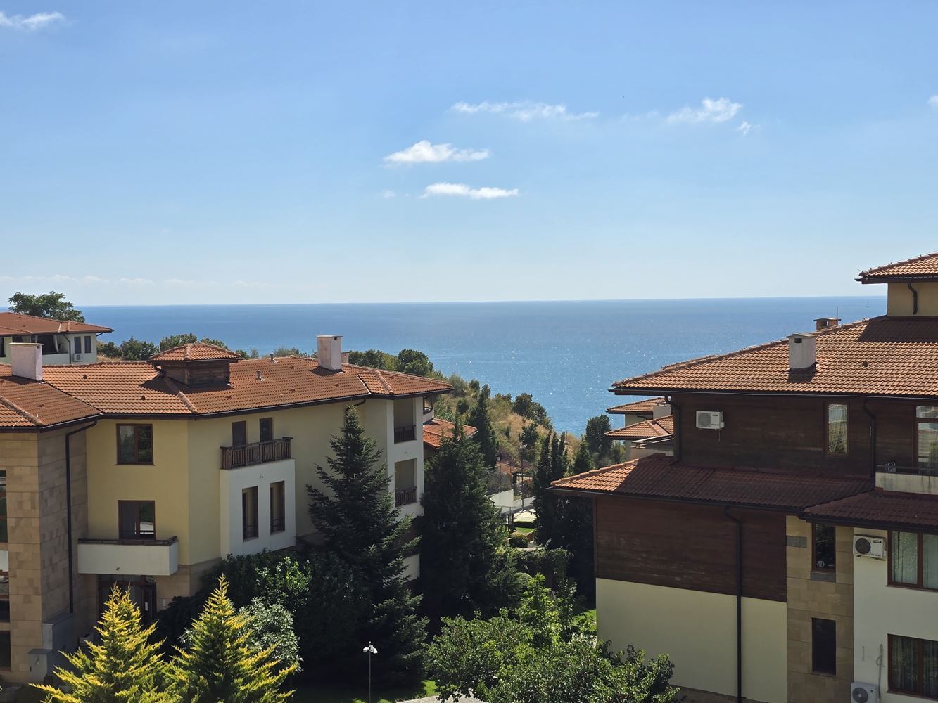 Panoramablick auf das Meer in erster Meereslinie – möblierte Zweizimmerwohnung mit einem Schlafzimmer in Sveti Vlas