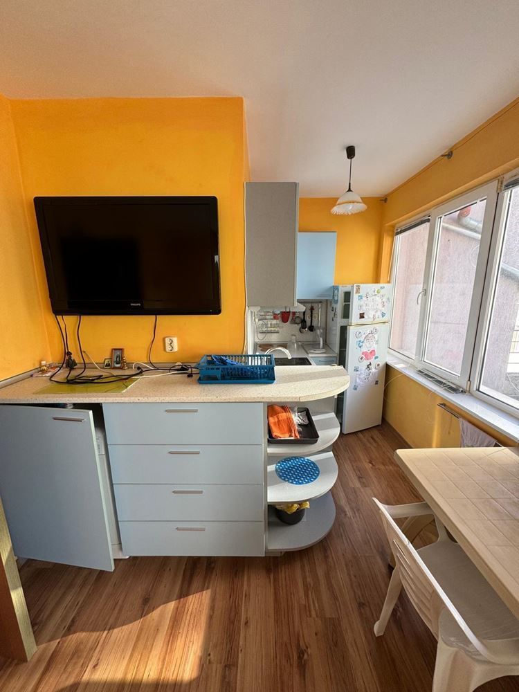 Einzigartige 2-Zimmer-Wohnung im Zentrum von Pomorie – nur 100 Meter vom Strand entfernt!