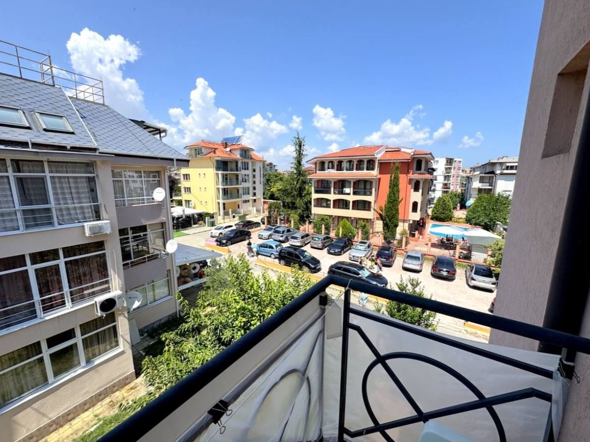 Geräumige Wohnung mit einem Schlafzimmer 200 Meter vom Meer entfernt in Ravda – komfortables Zuhause an der Küste