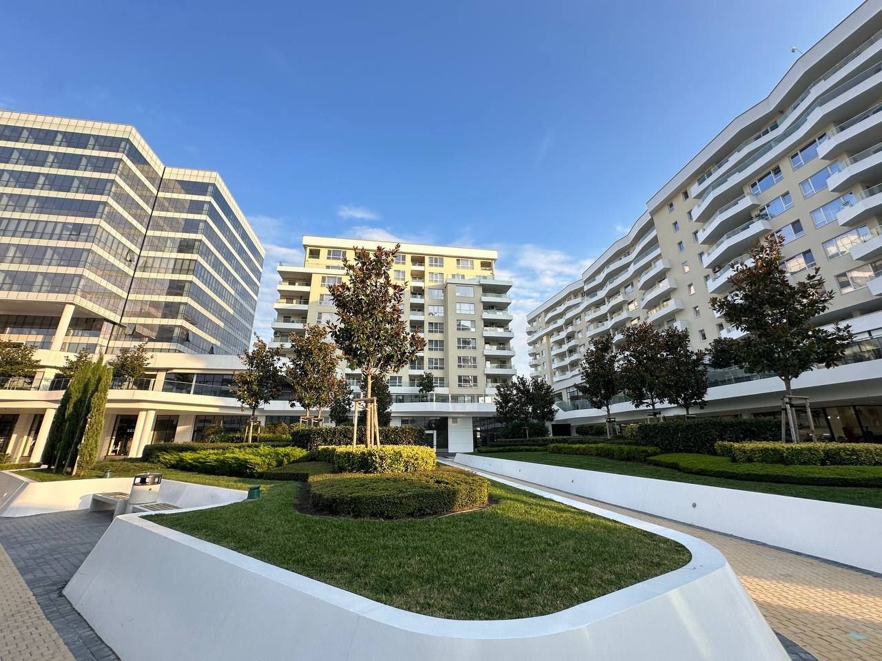 Geräumige Wohnung mit zwei Schlafzimmern und herrlichem Seeblick in einer der bevorzugten Gegenden von Burgas