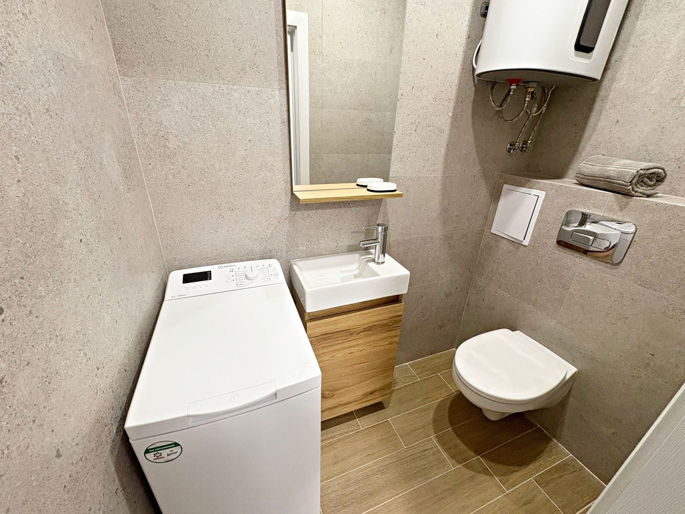 Zwei unabhängige Wohneinheiten mit Meerblick im Zentrum von Sveti Vlas – Designer-Interieur und eigener Parkplatz