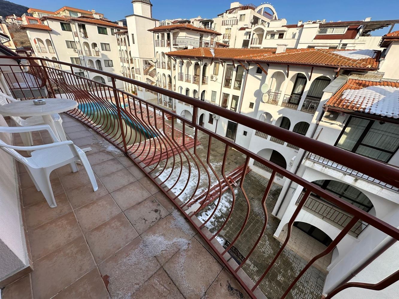 Geräumige 3-Zimmer-Wohnung in Sveti Vlas inmitten von viel Grün