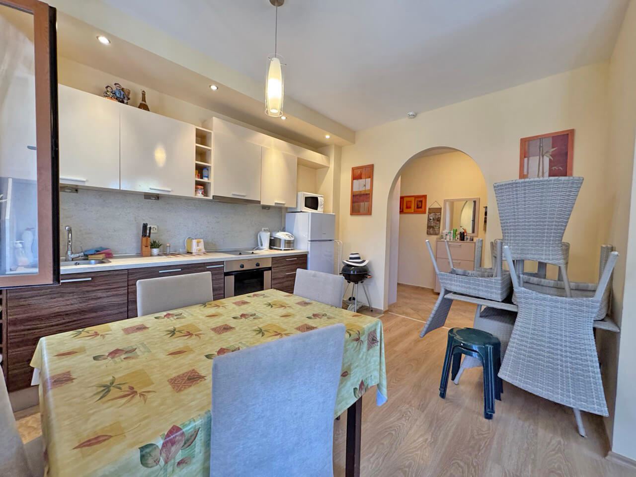 2-Zimmer-Wohnung in erster Meereslinie in einem Premium-Komplex in Sveti Vlas