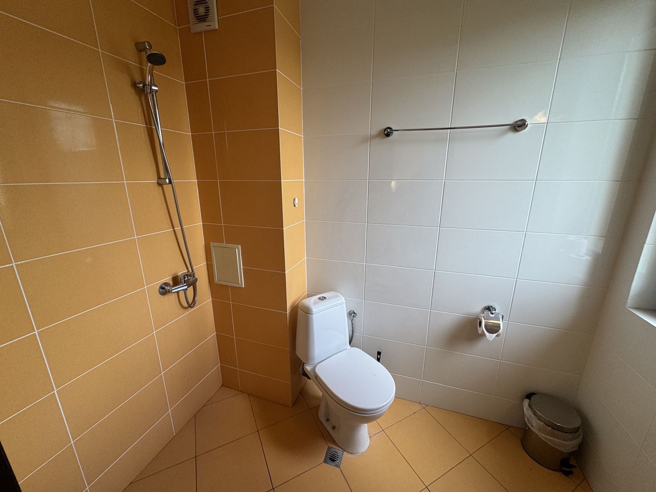 Kompaktes Studio mit Panoramablick auf die Berge in Sweti Wlas – Komfort, Natur und ausgezeichnete Infrastruktur
