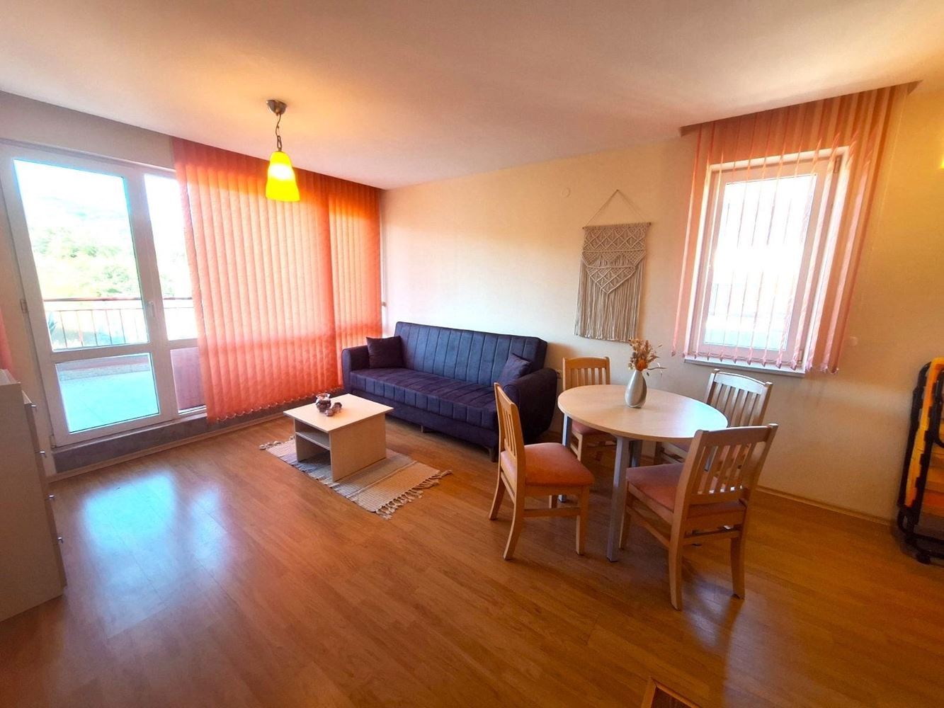 Nur wenige Schritte vom Meer entfernt – gemütliche 3-Zimmer-Wohnung mit zwei Schlafzimmern am Ortseingang von Sveti Vlas