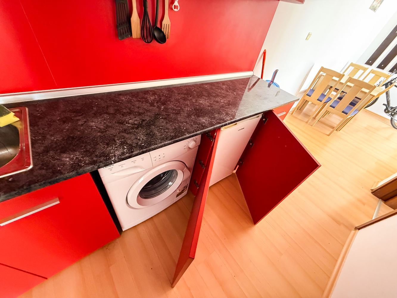 3-Zimmer-Wohnung mit Poolblick in einem gepflegten Komplex nahe Sonnenstrand