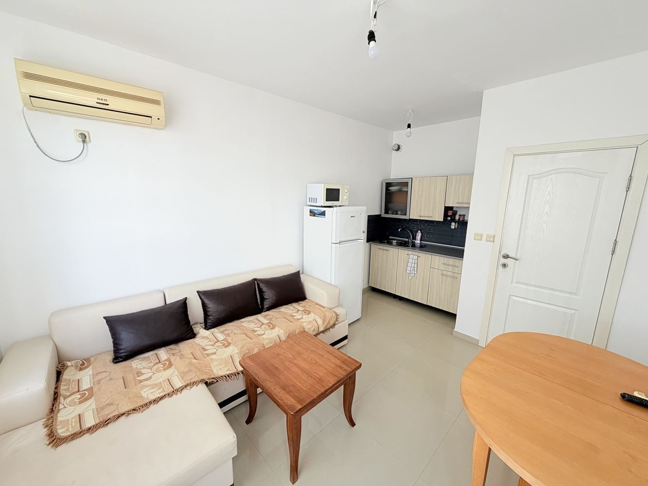 Drei-Zimmer-Wohnung in Ravda mit Meerblick und ohne Instandhaltungsgebühr! 