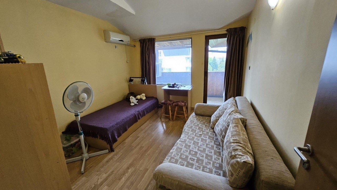 Geräumige Drei-Zimmer-Wohnung in Sveti Vlas – nur 100 m vom Strand und Yachthafen entfernt