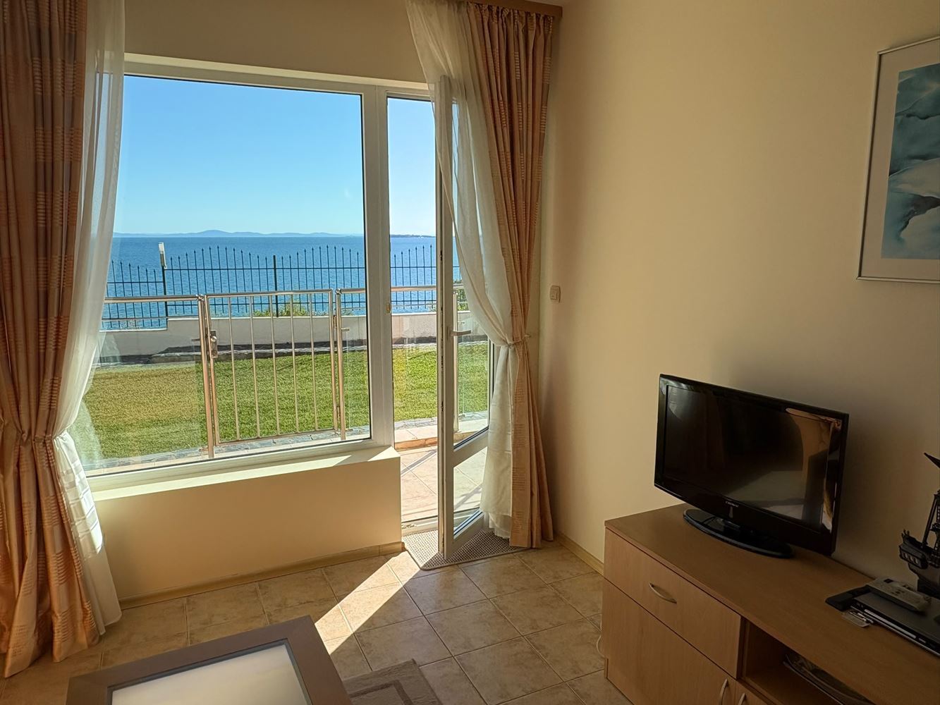 Erste Meereslinie in Sveti Vlas – geräumige Wohnung mit einem Schlafzimmer und Meerblick