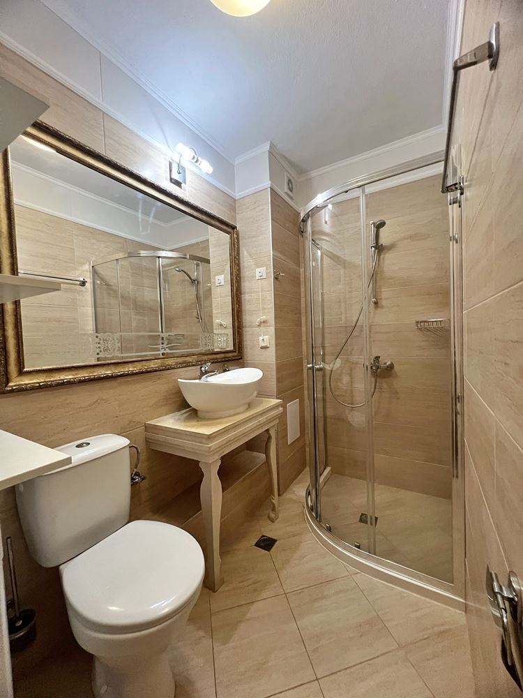 Luxuriöse 2-Zimmer-Wohnung mit Meerblick in einer prestigeträchtigen Anlage 200 Meter vom Strand in Sveti Vlas entfernt