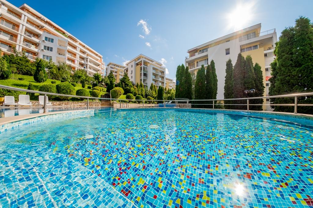 Wohnung mit einem Schlafzimmer in einer exklusiven Wohnanlage in Sveti Vlas – beeindruckender Bergblick