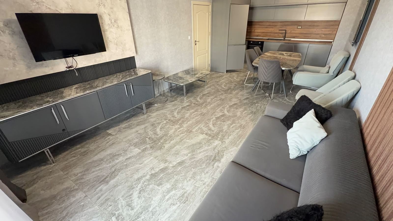 Luxuriöse Zweizimmerwohnung mit Meerblick in Nessebar – Stil und Komfort in erster Meereslinie