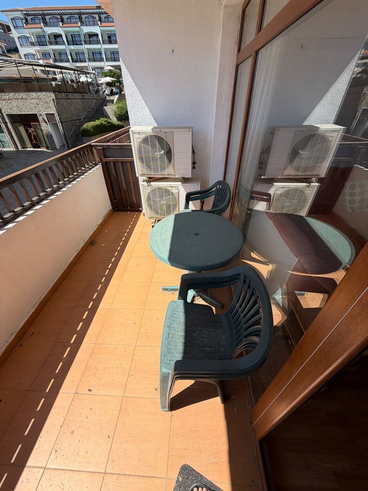 Großzügige Zweizimmerwohnung mit Poolblick in Aheloy