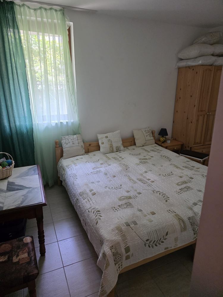 Apartment mit zwei Schlafzimmern im Erdgeschoss in Sveti Vlas – Komfort, Licht und Meeresnähe