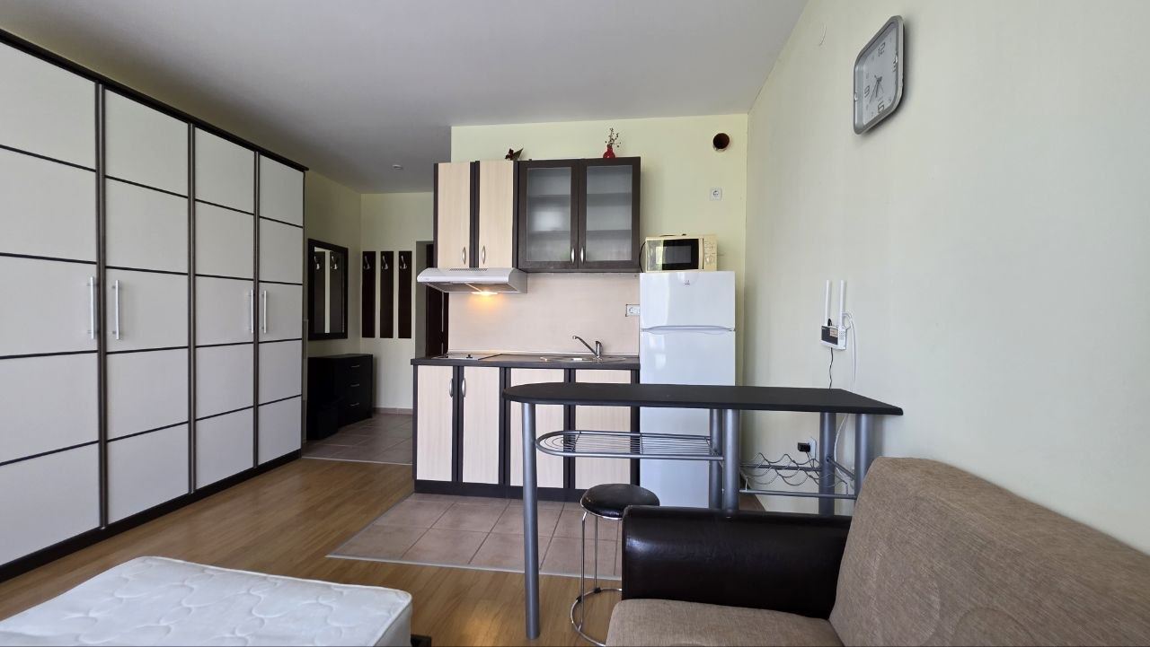 Praktisches und gemütliches Studio in Sonnenstrand – Komfort und Ruhe mit Blick auf den Pool