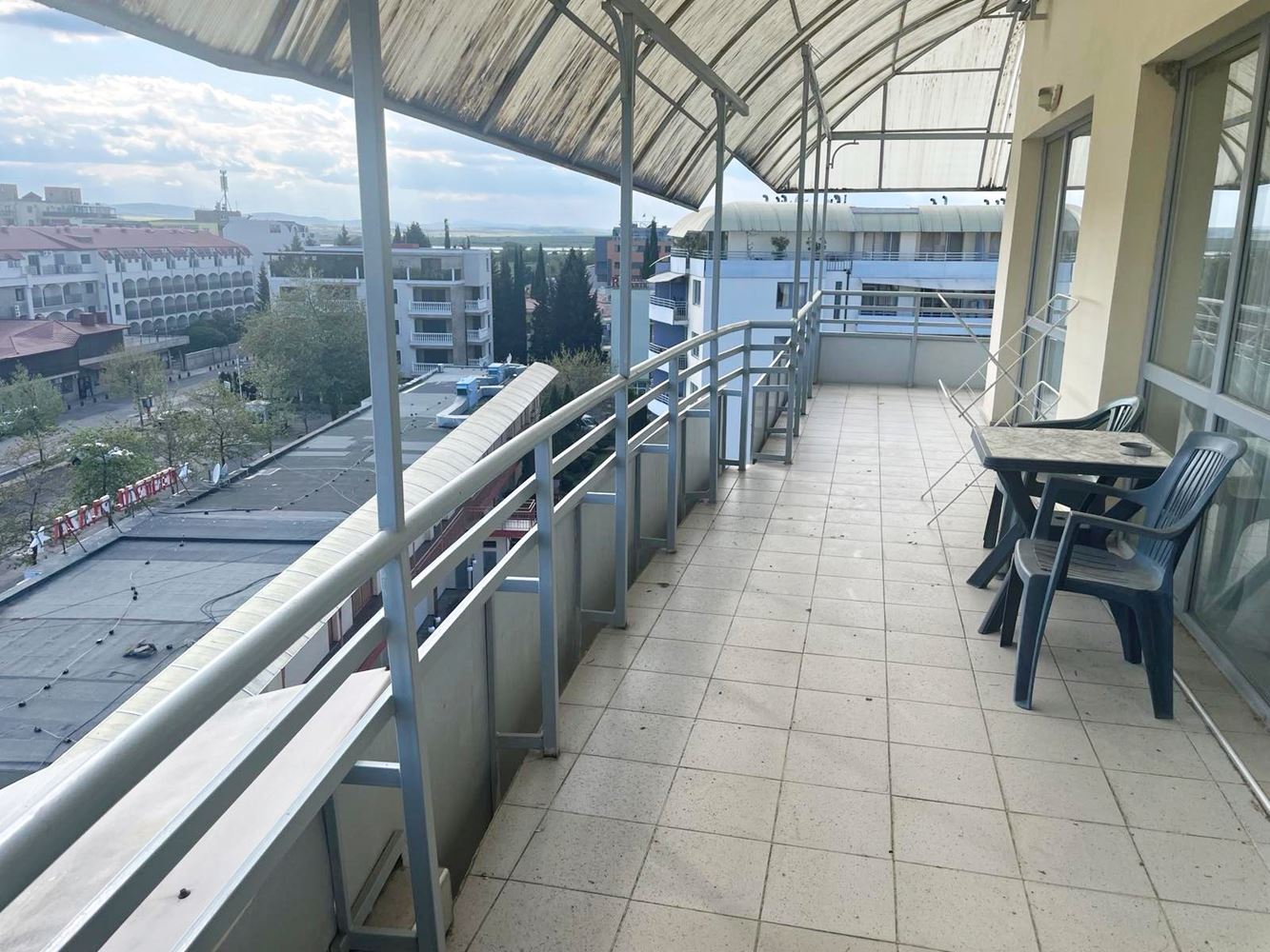 Geräumige 2-Zimmer-Wohnung mit Poolblick in Sonnenstrand